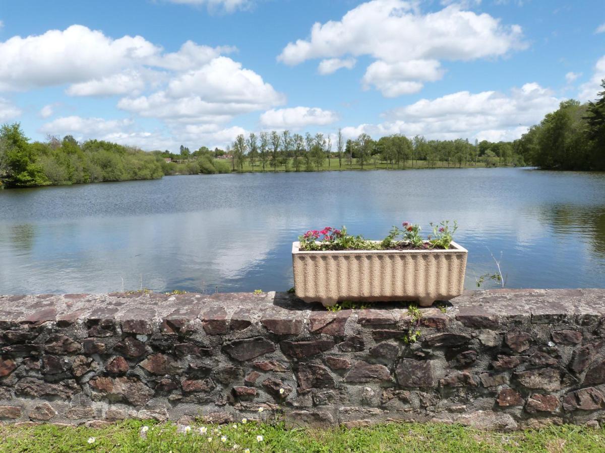 Domaine Des Hameaux Du Lac - Bg Saint-Pardoux-lʼOrtigier Buitenkant foto
