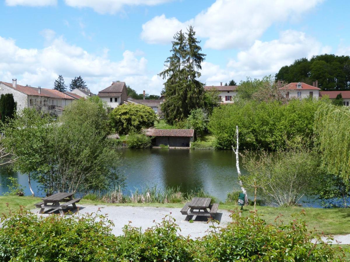 Domaine Des Hameaux Du Lac - Bg Saint-Pardoux-lʼOrtigier Buitenkant foto